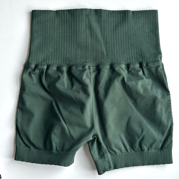 🌸NWOT Free People Movement Good Karma Running Shorts. Dark Green. Size: XS/S - Picture 4 of 7